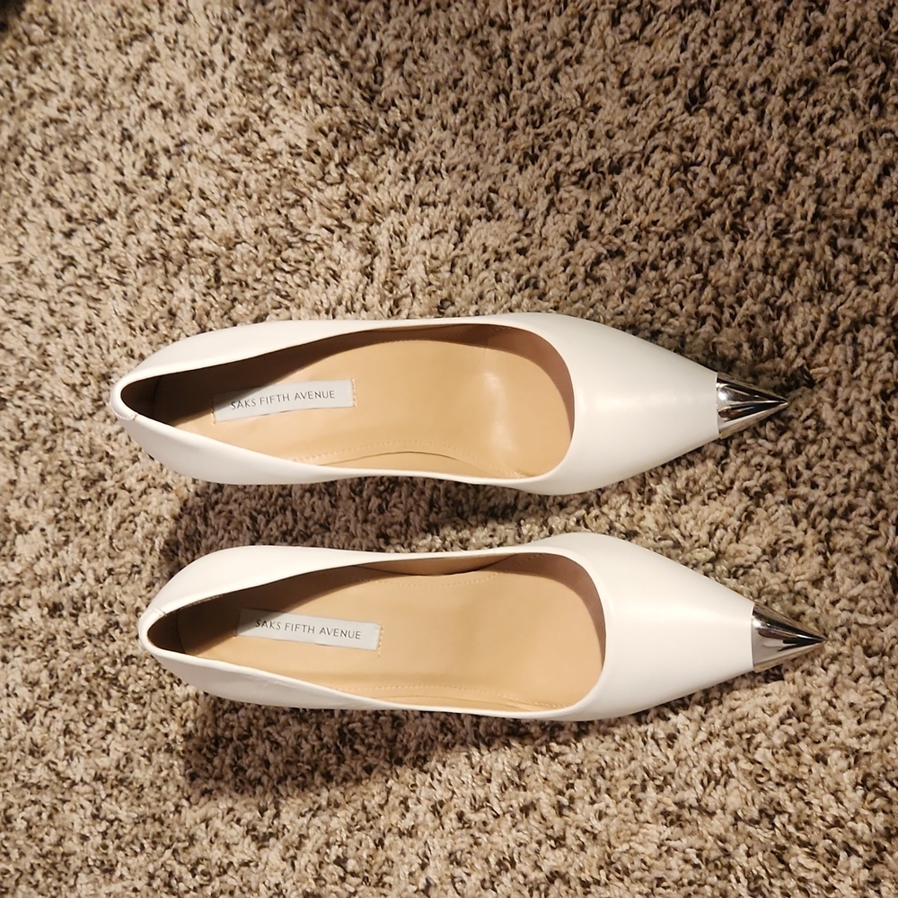 Saks Fifth Ave White pumps